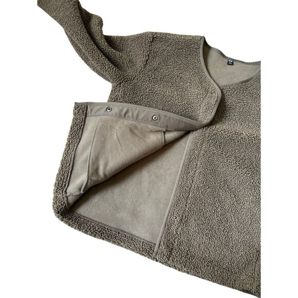 Uniqlo Pile Lined Fleece Jacket size S Olive Green Snap Closure - Picture 11 of 11